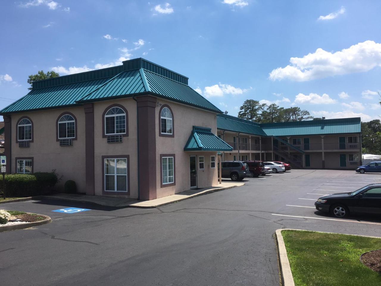 Deluxe Inn Galloway Exterior photo